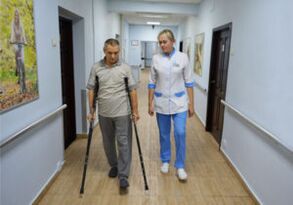 aisghabháil tar éis cóireáil mháinliachta ar arthrosis